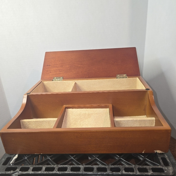 Wooden valet tray with dividers and velvet lining - Picture 3 of 8